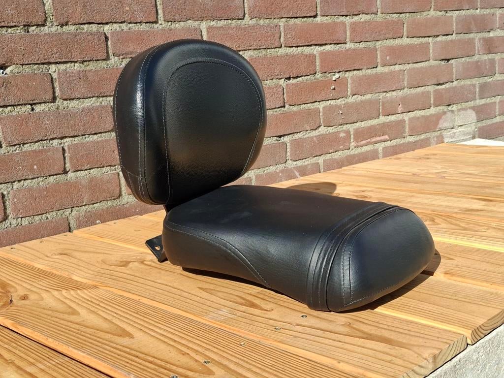 Rugsteun (gebruikt) en zitje (nieuw!) voor Suzuki Intruder, Ophalen of Verzenden, Gebruikt