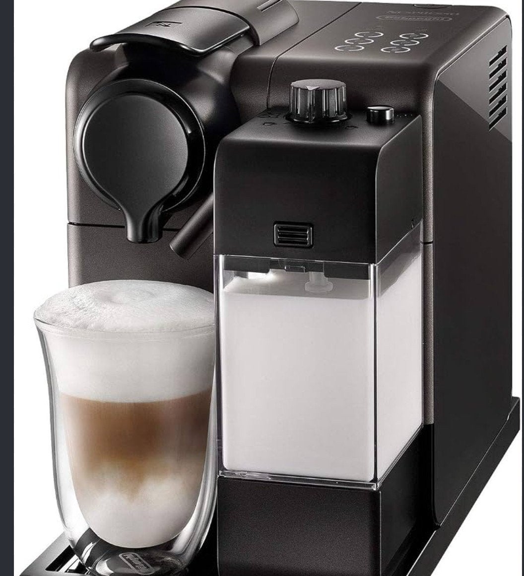 nespresso delonghi ( met defect), Witgoed en Apparatuur, Koffiezetapparaten, Ophalen, Espresso apparaat