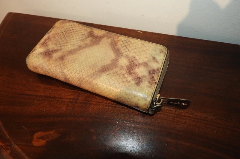 Michael Kors portemonnee snake print hardware merk erop, Sieraden, Tassen en Uiterlijk, Verzenden, Gebruikt, Overige kleuren, Overige merken