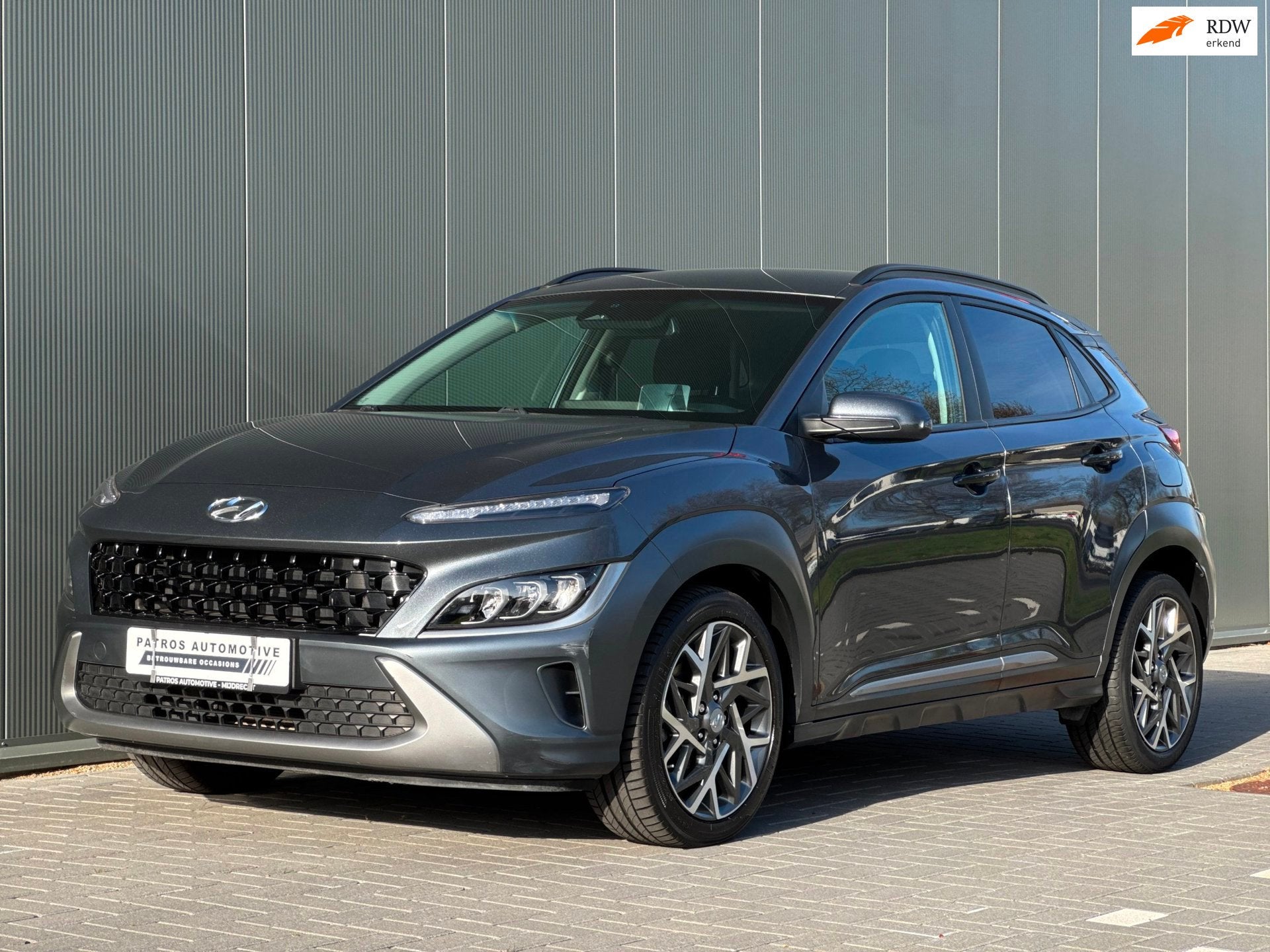 Hyundai Kona 1.6 HEV Creative Automaat // Head-Up // CarPlay, Auto's, Automaat, Stof, Gebruikt, Zwart