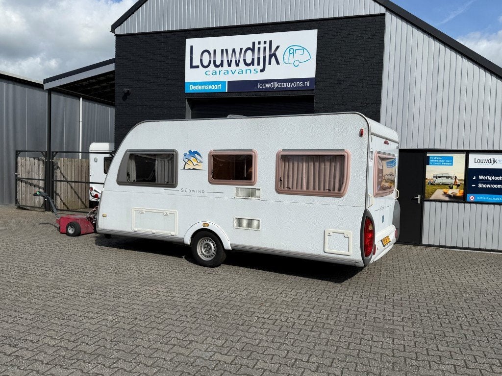 KNAUS Sudwind 450 FU ’04 (Fransbed, Rondzit), Caravans en Kamperen, Rondzit, Bedrijf, Lengtebed, 6 tot 7 meter
