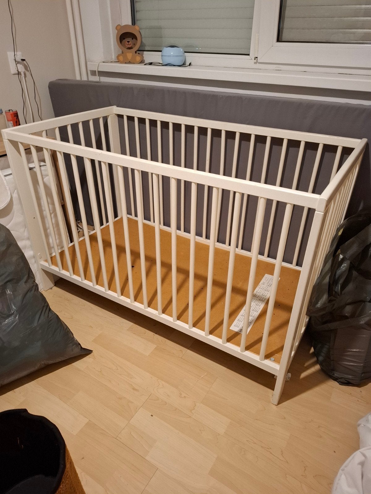 Wit ledikant inclusief matras en Aerosleep, Kinderen en Baby's, Babywiegjes en Ledikanten, Ophalen, Gebruikt, Ledikant