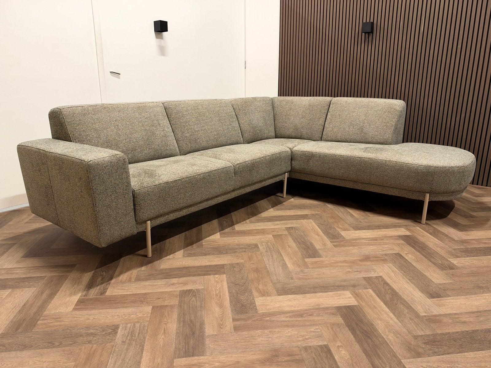 Gratis bezorging | Hoekbank Axel 271x223 cm | showroommodel