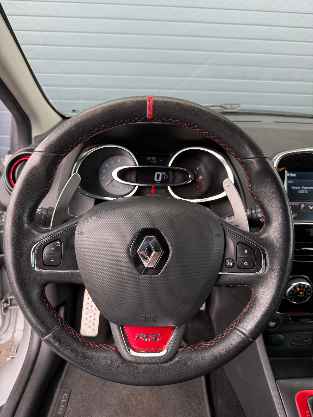 Foto 8 van Renault Clio 1.6 RS Turbo 147KW 5-DRS AUT 2015 Grijs