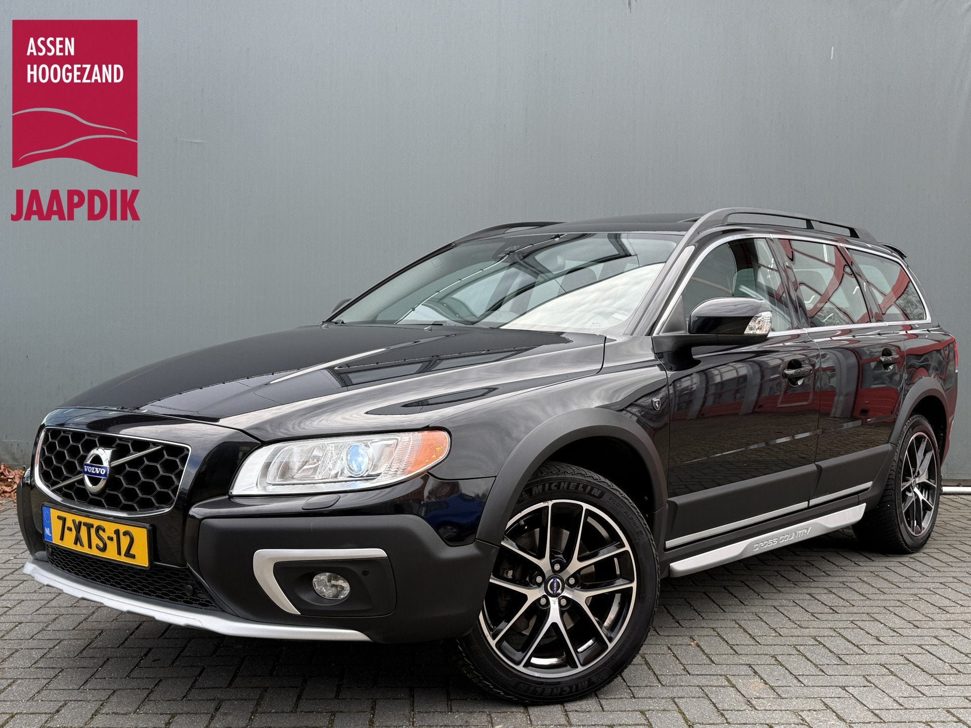 Volvo XC70 BWJ 2014 2.0 D4 FWD STAGE 2 258 PK Summum AUTOMAA, Auto's, 1655 kg, XC70, Zwart, Leder