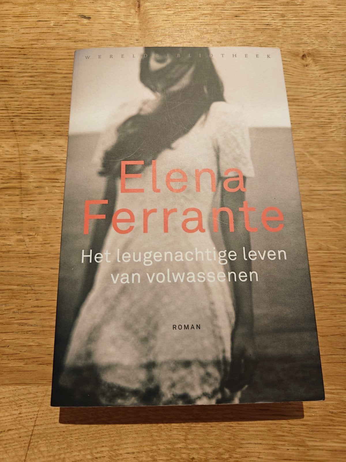 Elena Ferrante - Het leugenachtige leven van volwassenen, Boeken, Literatuur, Ophalen of Verzenden, Zo goed als nieuw, Elena Ferrante