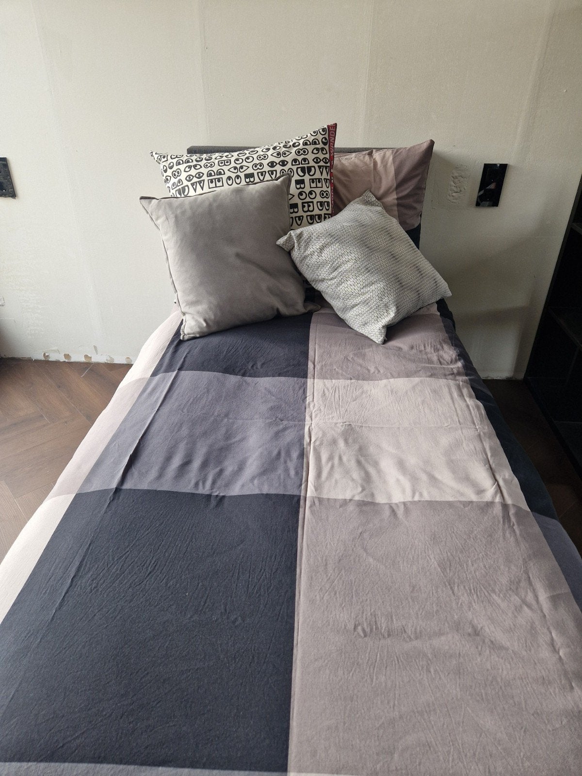 Eenpersoons boxspring met hoofdbord - Zo goed als nieuw, Ophalen, 90 cm, Eenpersoons, Zo goed als nieuw