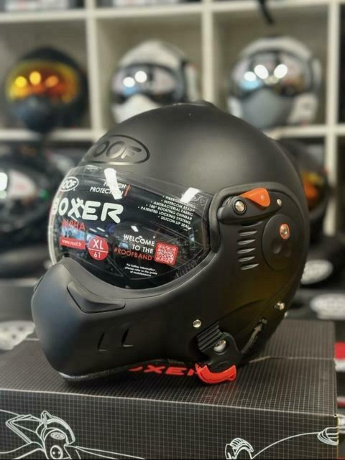 Roofboxer helmen v8 gloednieuw matzwart alpha maat xs tm xl, Motoren, Kleding | Motorhelmen, Ophalen of Verzenden, XL, Systeemhelm
