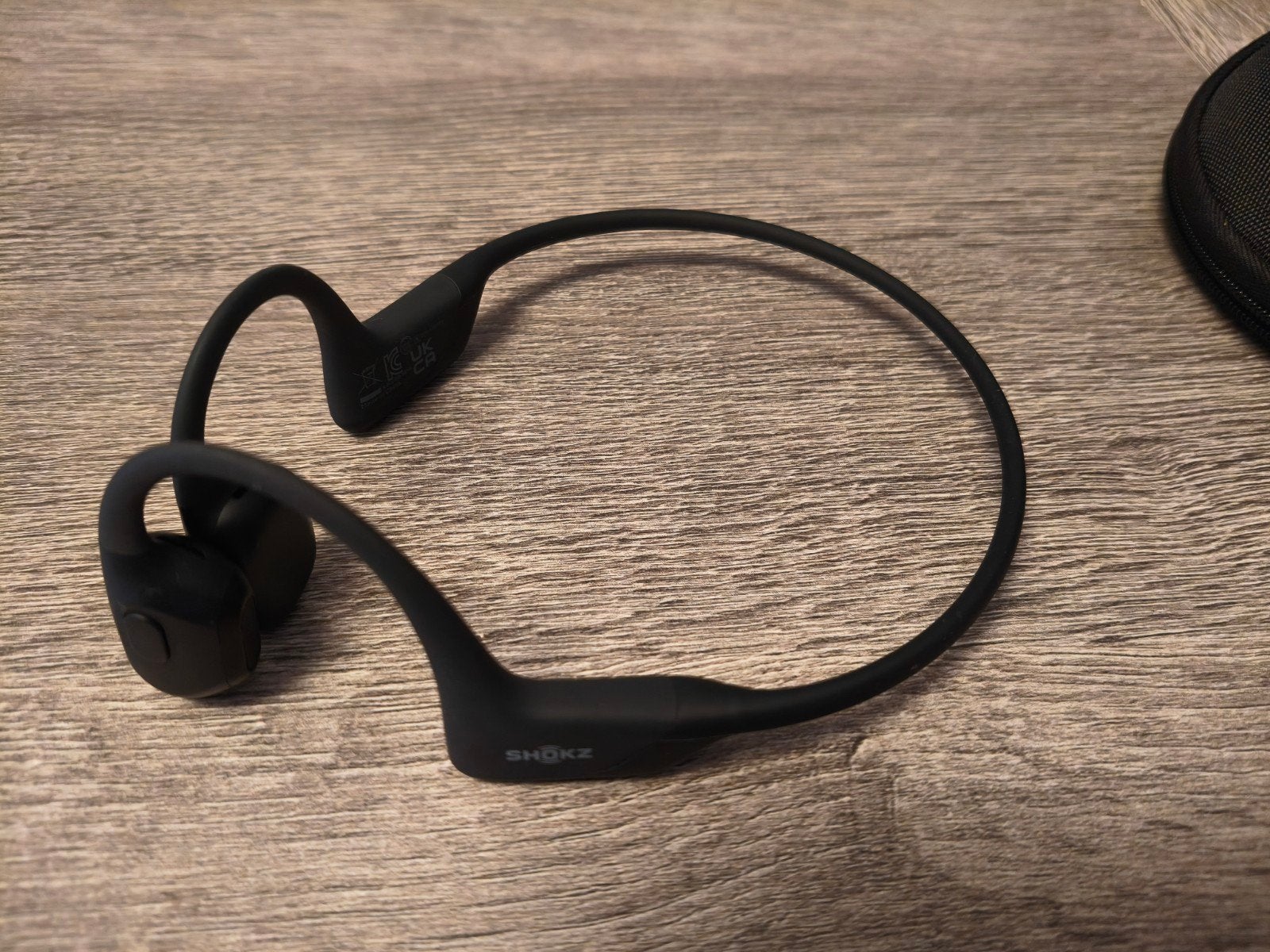 Shokz Open Run, Audio, Tv en Foto, Ophalen of Verzenden, Zo goed als nieuw, Shokz, Zwart