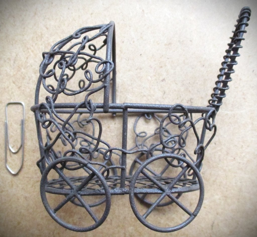 Kinderwagen Poppenhuis~Metaaldraad~Poppenwagen~Miniatuur, Verzamelen, Poppenhuizen en Toebehoren, Ophalen of Verzenden, Gebruikt