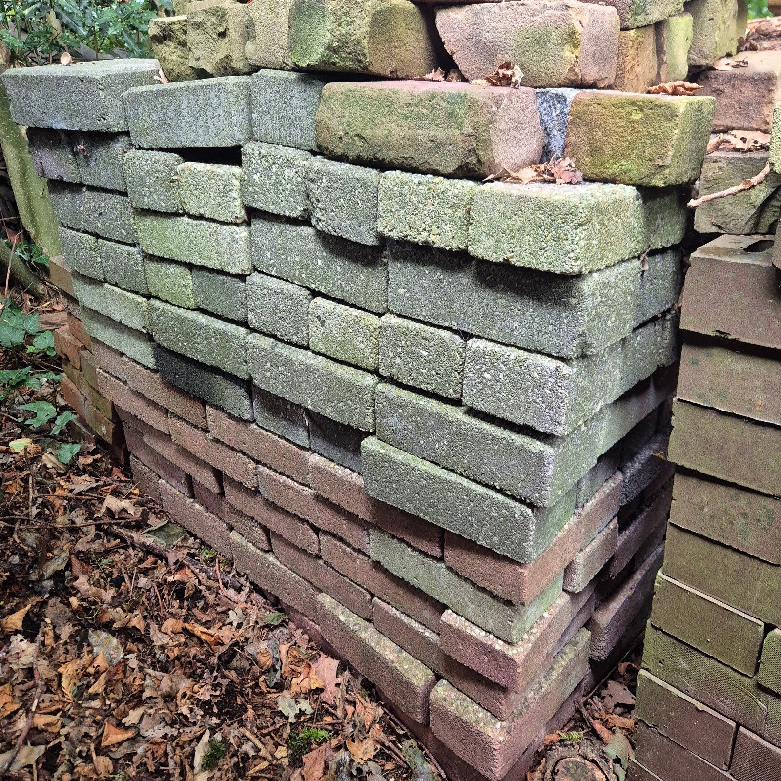 Gratis betonklinkers, ongeveer 350 stuks, Overige materialen, Gebruikt, Overige typen, 20 tot 40 cm