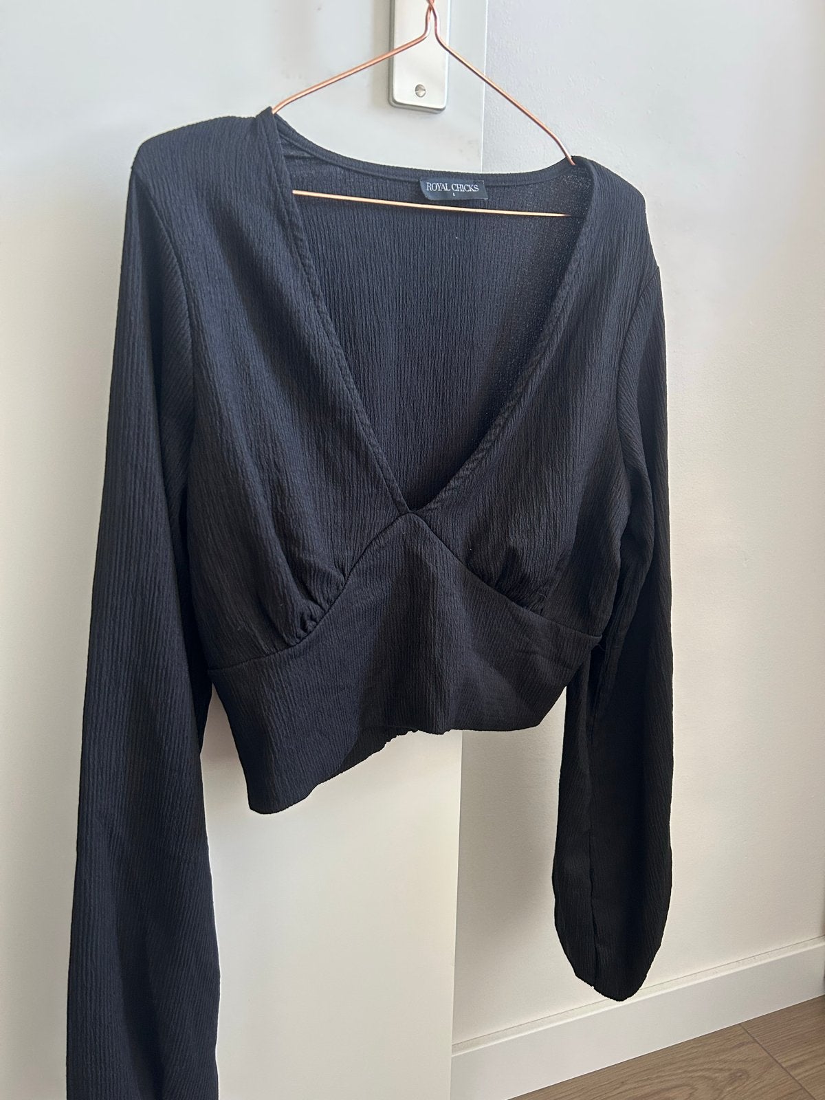 Zwarte Royal Chicks crop top met lange mouwen, Kleding | Dames, Zwart, Maat 42/44 (L), Ophalen of Verzenden, Zo goed als nieuw