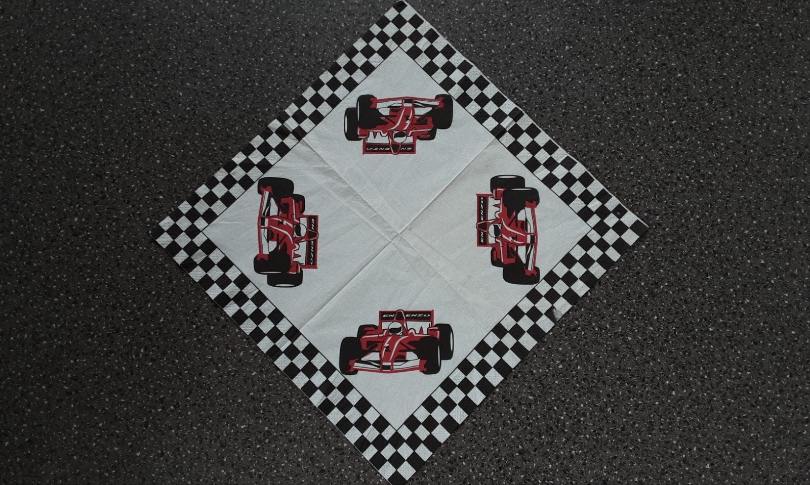 Servet Formule 1 Raceauto - Enzo. Feestdecoratie, Ophalen of Verzenden, Zo goed als nieuw, Formule 1