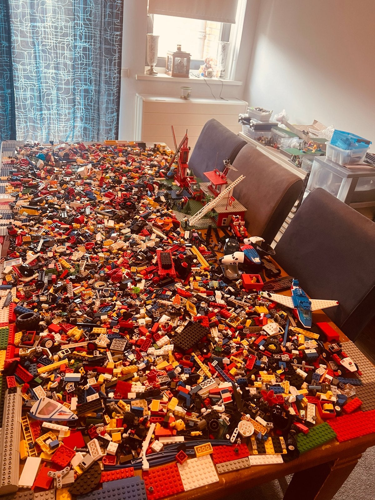 Grote partij gemengde LEGO stenen en onderdelen