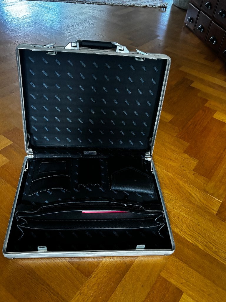 Attaché koffer, Gebruikt, Minder dan 50 cm, Ophalen of Verzenden, Metaal