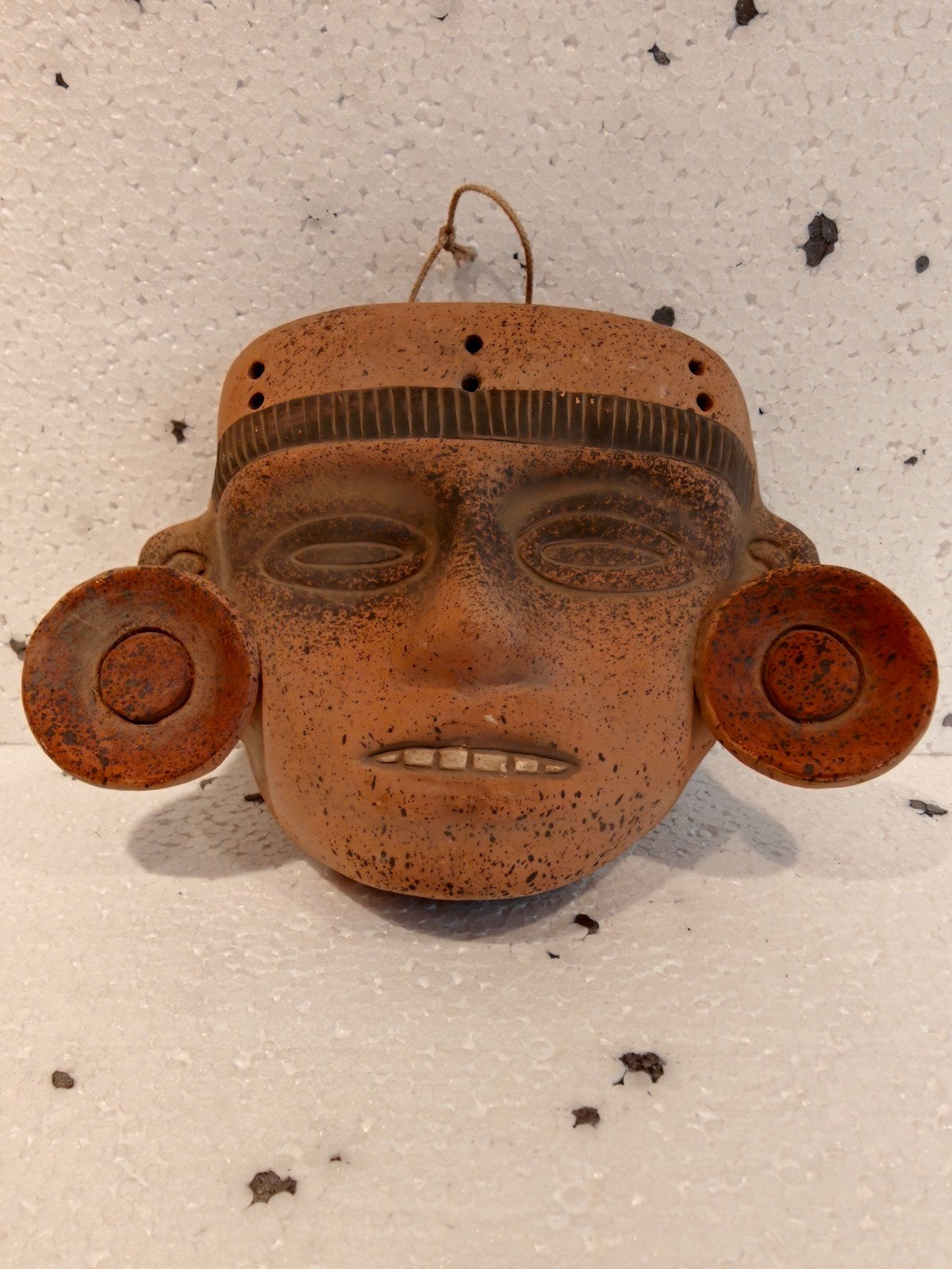Kleine Maya masker van klei - Decoratief object, Antiek en Kunst, Steen/keramiek, Verzenden, Masker, Handgemaakt