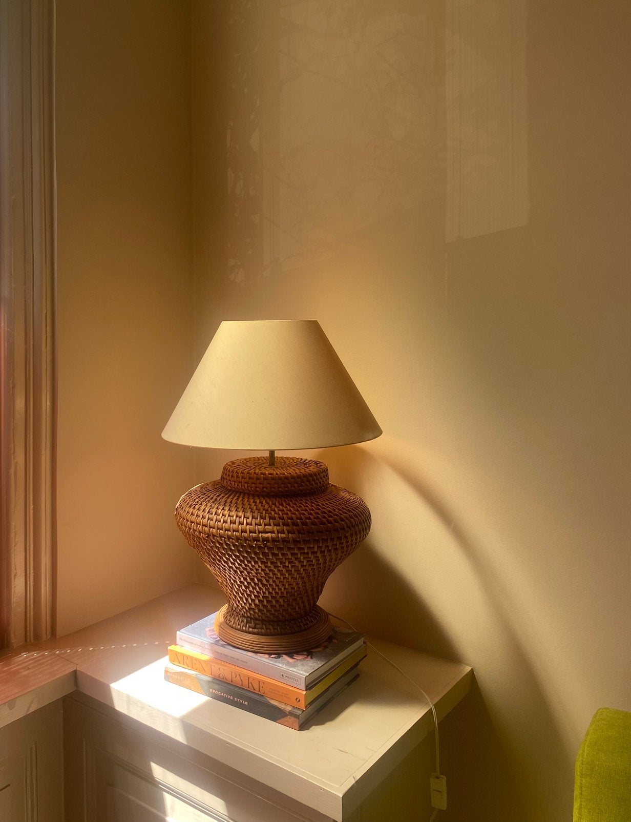 Rieten lamp - rotan tafel lamp, Huis en Inrichting, Lampen | Tafellampen, Ophalen of Verzenden, Zo goed als nieuw, Minder dan 50 cm