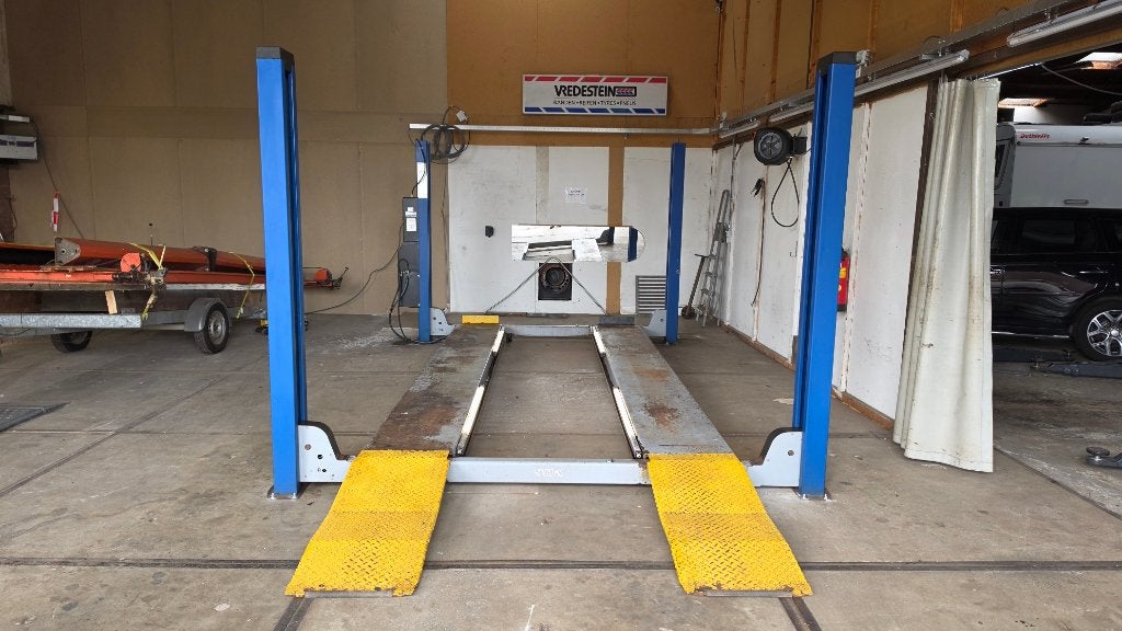 4 koloms hefbrug autobrug Zippo 2306.1 4000Kg 2002 APK brug, Auto diversen, Overige Auto diversen, Ophalen