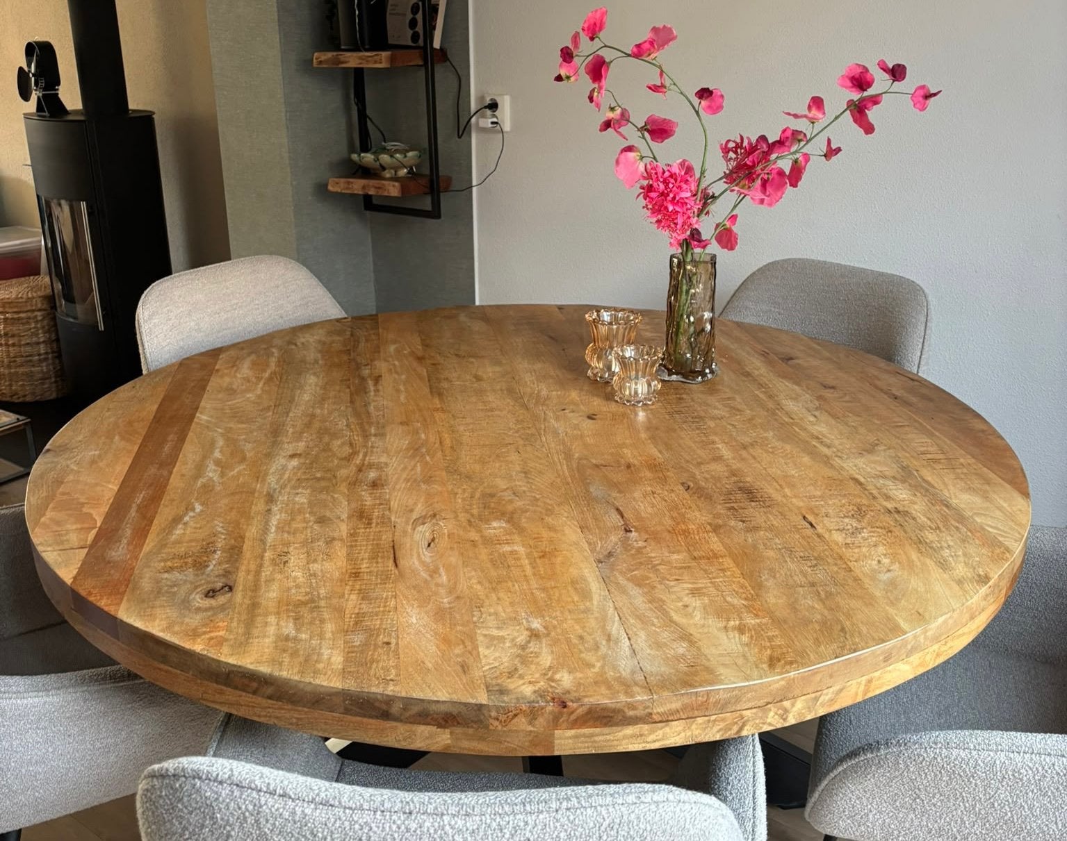 Ronde eettafel van mangohout met metalen onderstel, Huis en Inrichting, Ophalen, Gebruikt, 100 tot 150 cm, Rond