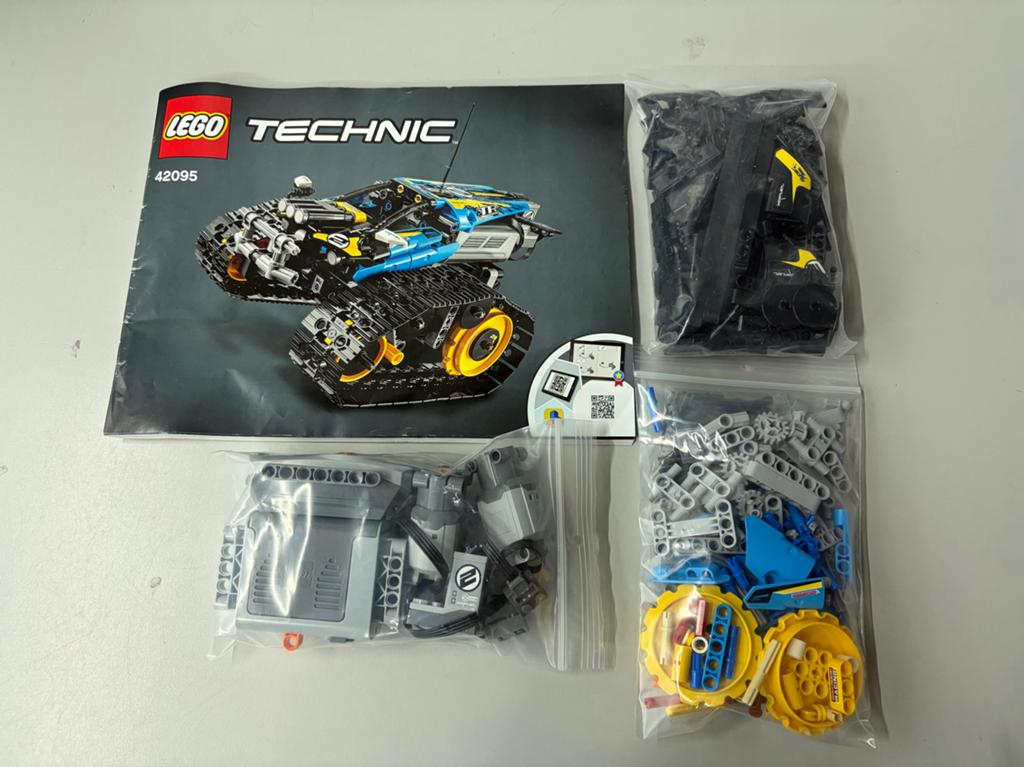 Lego Technic 42095 RC Stunt Racer met handleiding, Ophalen, Lego, Compleet, Zo goed als nieuw