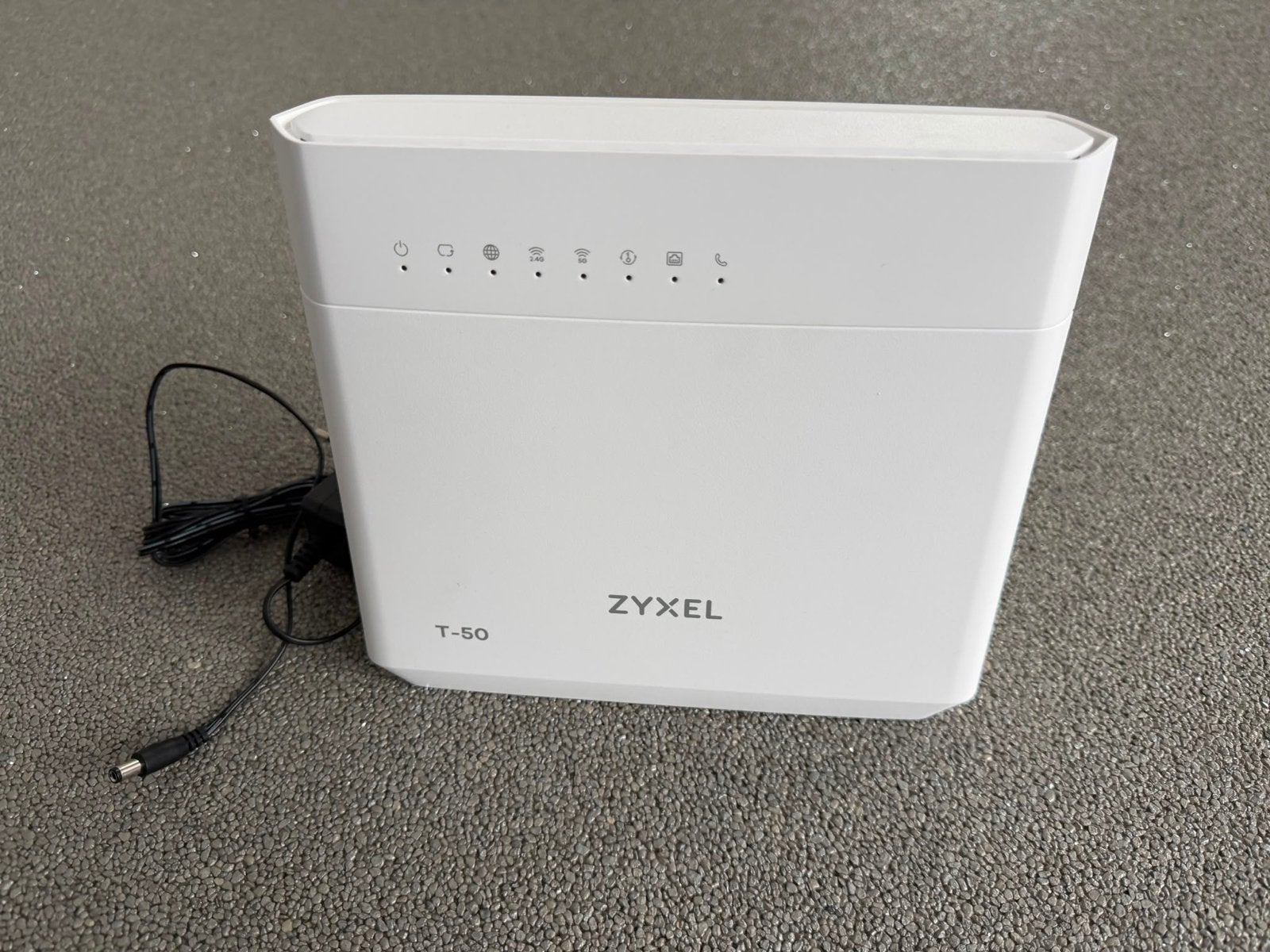 Zyxel T-50 modem router - Betrouwbaar en snel internet, Ophalen of Verzenden, Zo goed als nieuw
