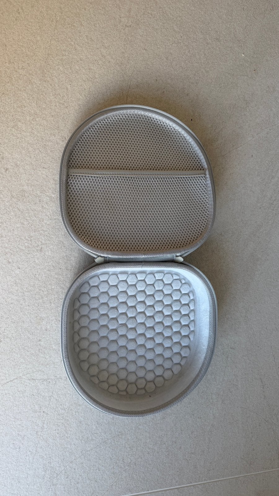 Koptelefoon hard case grijs, Overige merken, Ophalen of Verzenden, Zo goed als nieuw, Over-ear