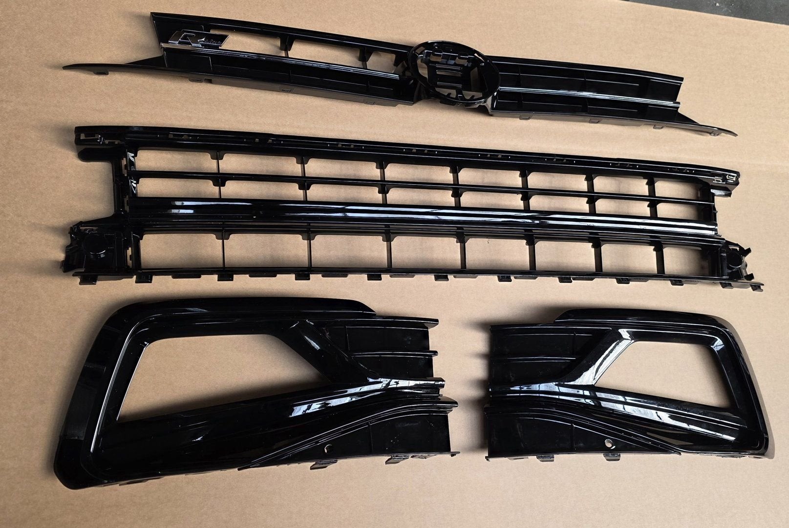 Bumper Roosters Set Grille VW POLO 2G R-LINE NIEUW bj.2017-, -, Voor, Nieuw, Ophalen of Verzenden