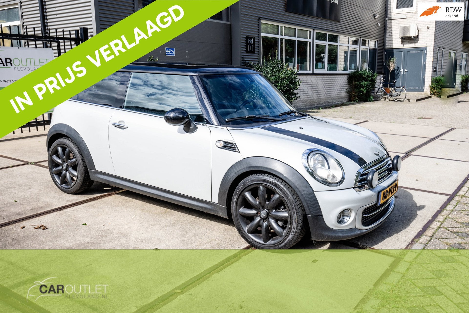 Mini 3-Deurs 1.6 Cooper 10 YEARS 2, Auto's, Voorwielaandrijving, Zwart, 4 cilinders, 4 stoelen