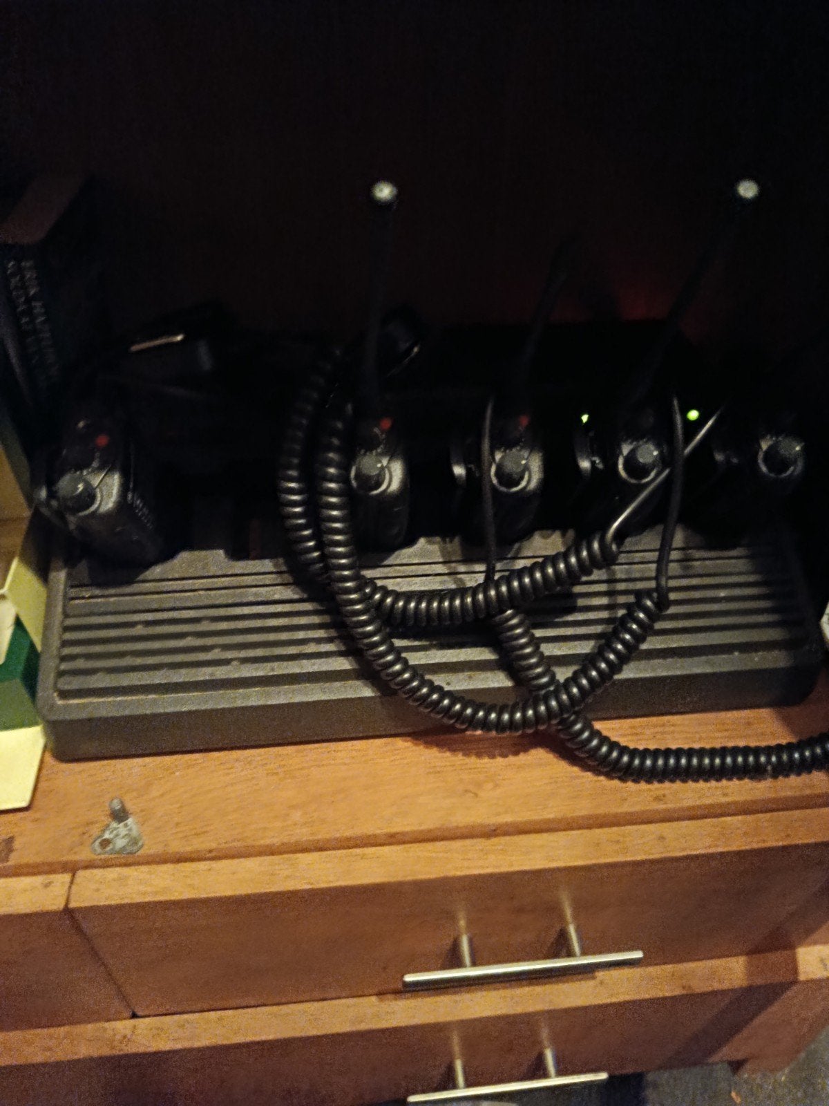 6 portofoons in basis station Motorola, Ophalen, Gebruikt, Zender en Ontvanger