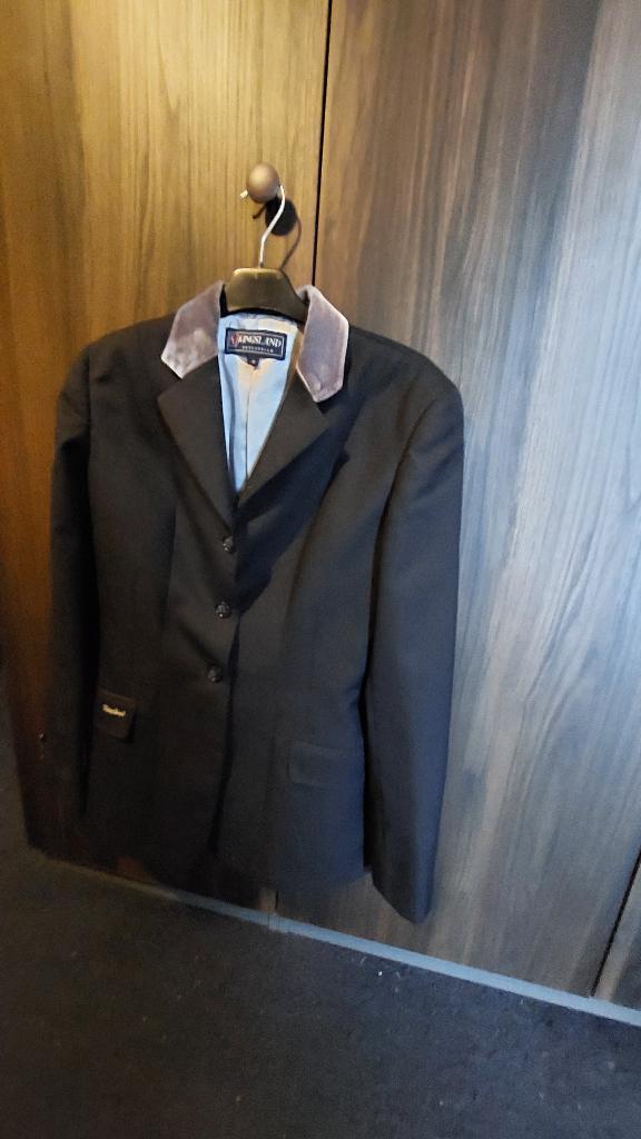 Wedstrijdjasje kingsland met hoes, Dieren en Toebehoren, Paardrijkleding, Dressuur, Ophalen of Verzenden, Zo goed als nieuw, Dames