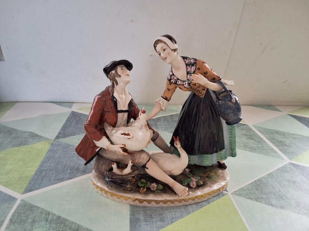 Capodimonte Beeld - Boer en Boerin met Ganzen, Antiek en Kunst, Kunst | Beelden en Houtsnijwerken, Ophalen of Verzenden