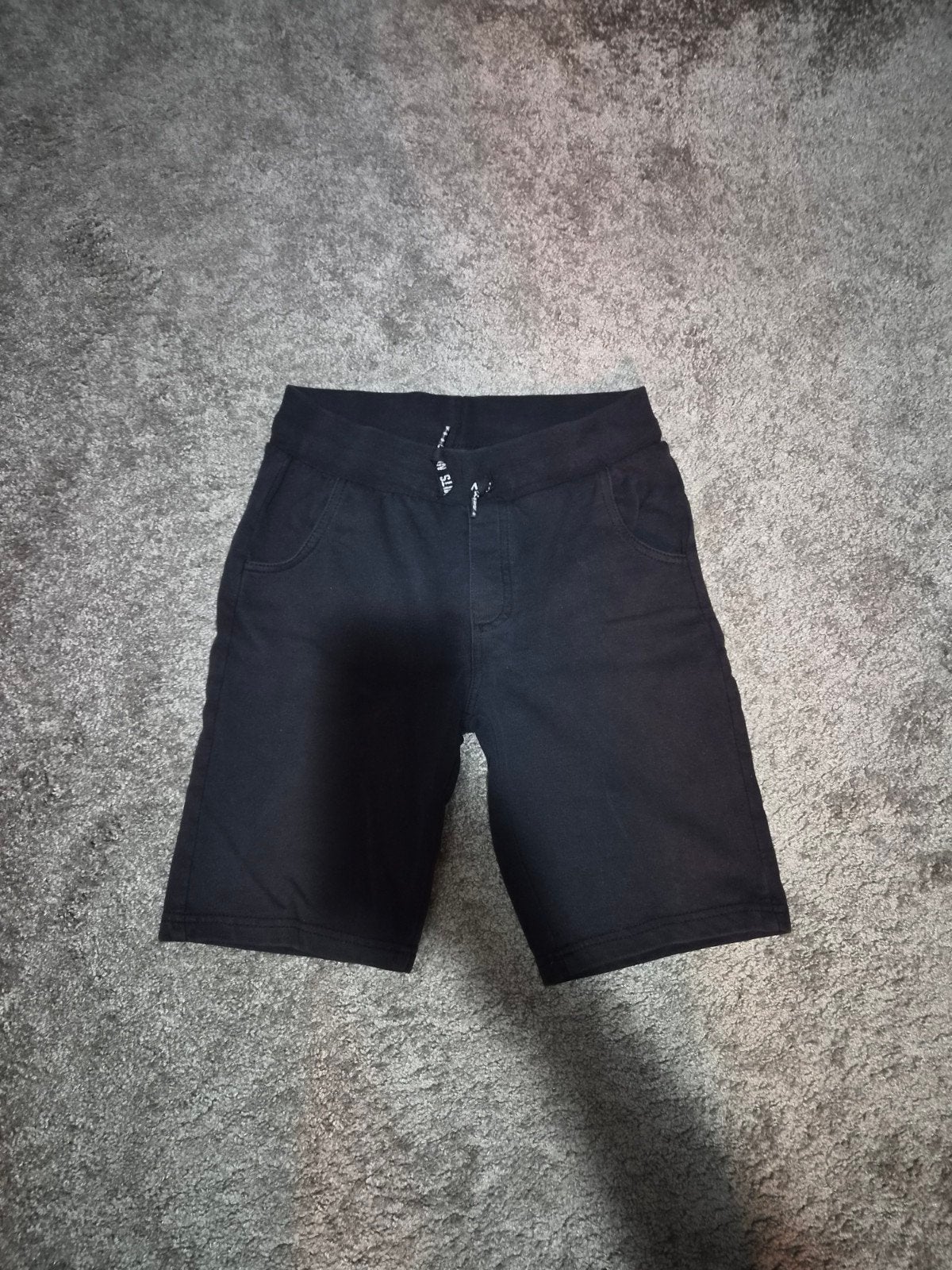3 Kids korte broeken maat 134, Ophalen of Verzenden, Zo goed als nieuw, Jongen, Broek