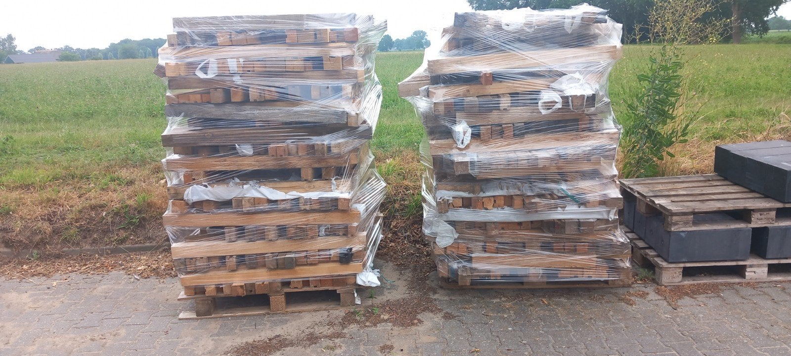 2 pallets met houten blokken, Minder dan 3 m³, Ophalen