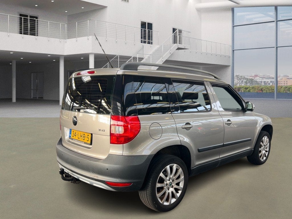 Skoda Yeti 1.2 TSI Ambition, Euro 5, Gebruikt, 4 cilinders, Beige