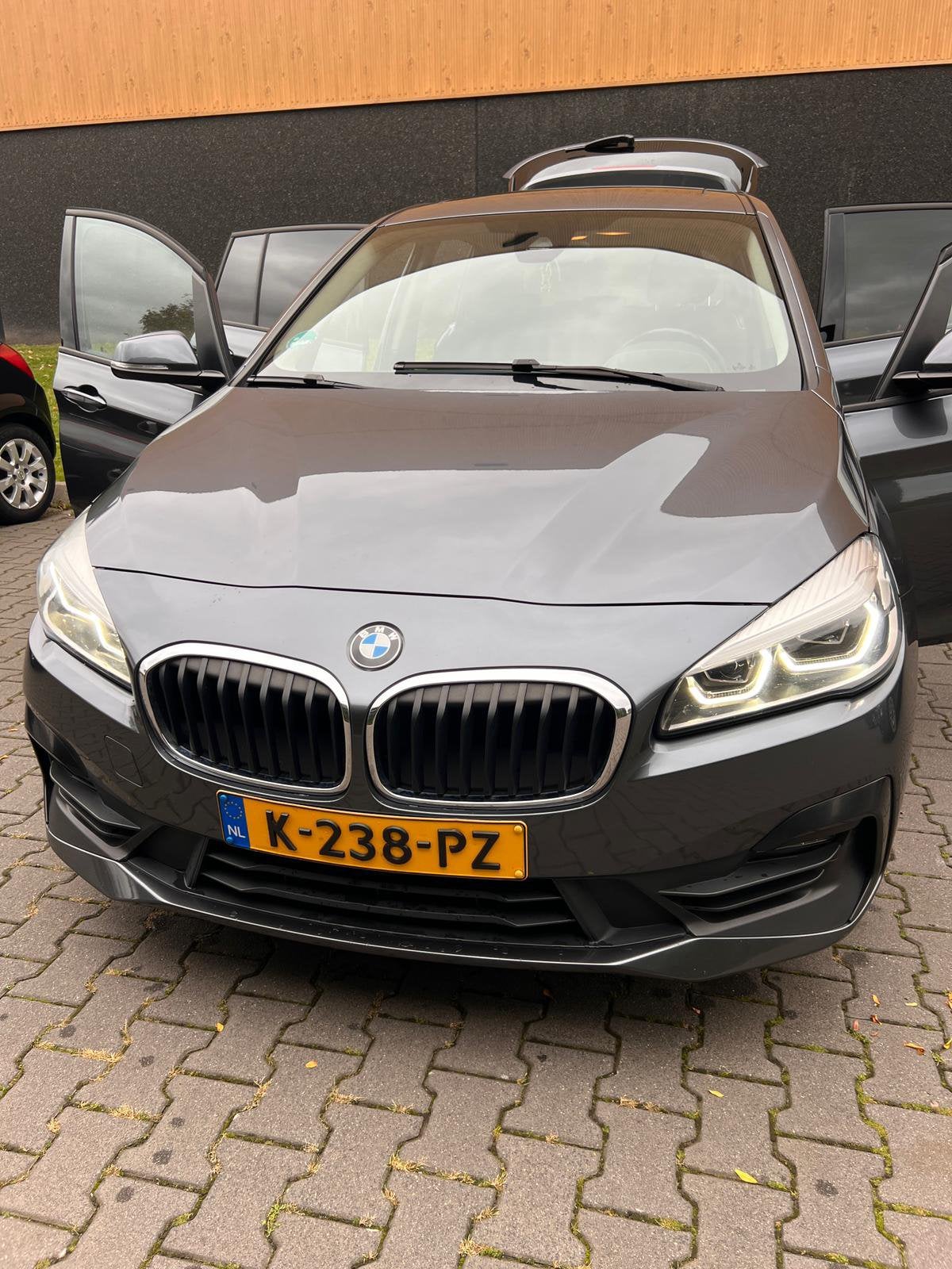 BMW 2-Serie Gran Tourer 218i 140pk 7p. Aut 2019 Grijs, Auto's, BMW, 2-Serie Gran Tourer, Particulier, 3 cilinders, 84 €/maand