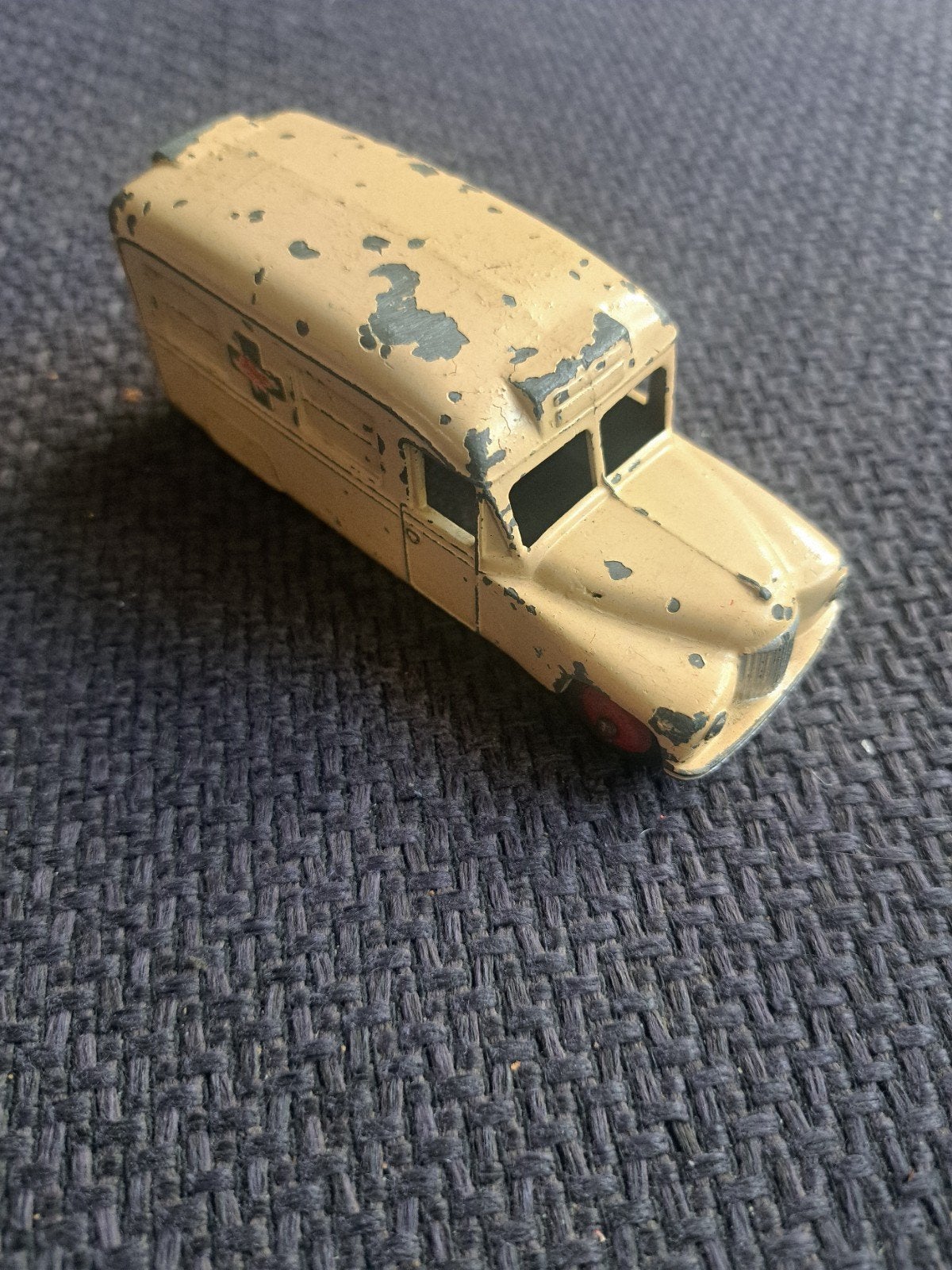 dinky toys meccano england model daimler "ambulance", Ophalen of Verzenden