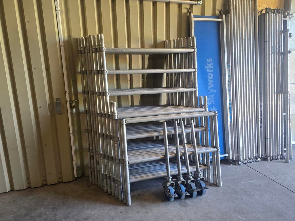 Skyworks aluminium rolsteiger 11.20wh, Ophalen, Gebruikt, Rolsteiger of Kamersteiger, 5 meter of hoger