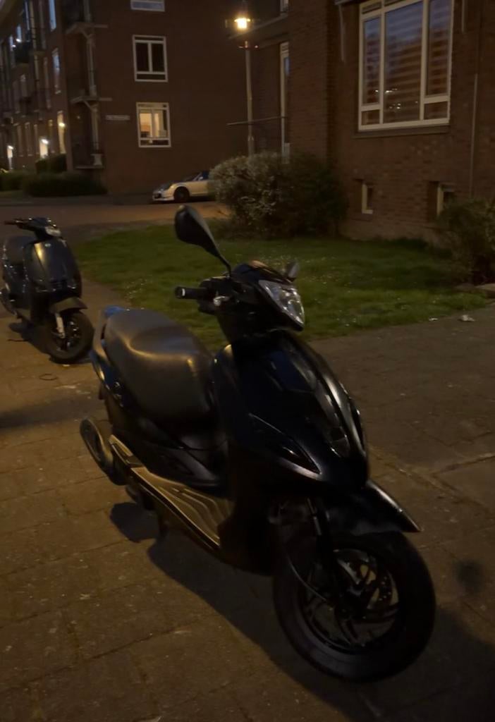 Piaggio New Fly 4t v2, Ophalen, Zo goed als nieuw, Fly, Benzine