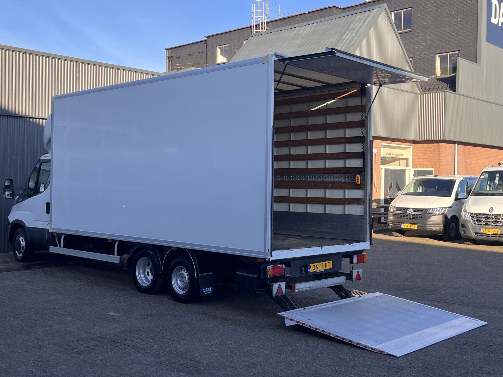Iveco Daily 40C15 3.0 410 Be combi Clixtar Laadklep Airco Cr, Auto's, Gebruikt, Zwart, 4 cilinders, Iveco
