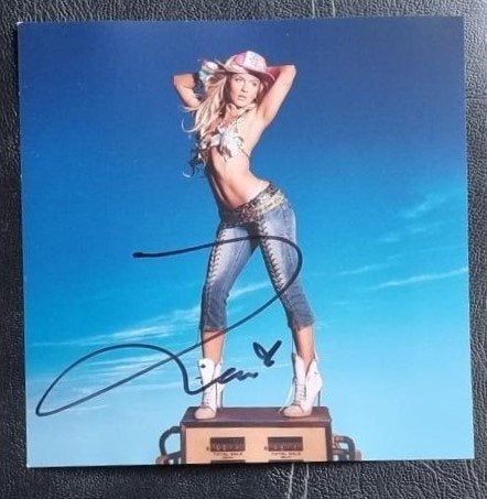 Zara Larsson – Midnight Sun CD sealed - signed art card, Pop, Overige typen, Ophalen of Verzenden, Gesigneerd