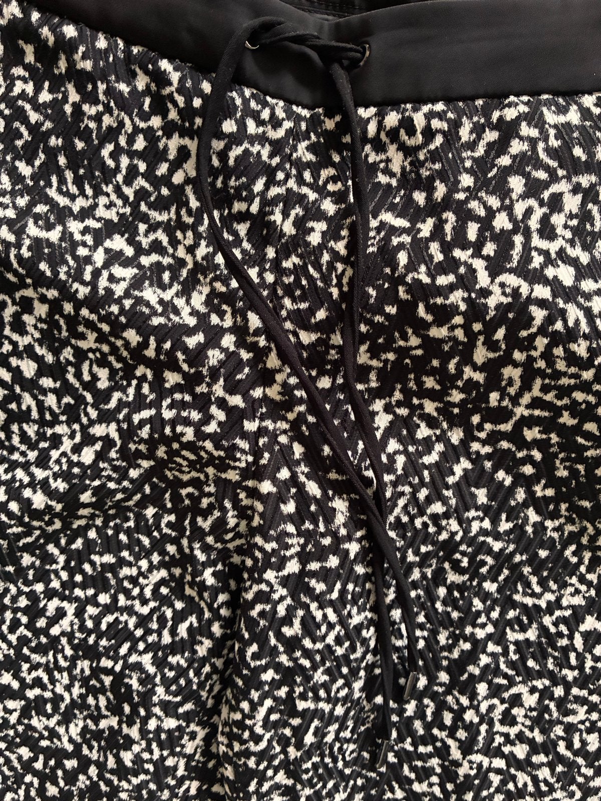 Esprit broek met print, maat 38/40 (M), Maat 38/40 (M), Zwart, Ophalen of Verzenden, Zo goed als nieuw