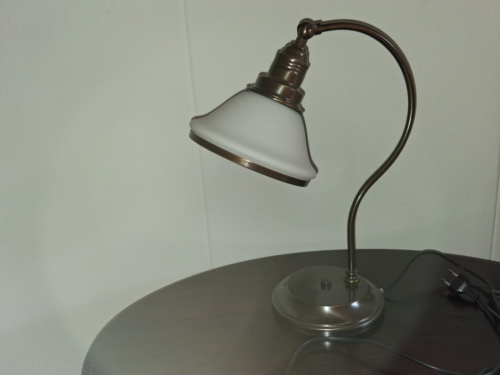 bronzen schemerlamp met witte glazen kap, Ophalen, Zo goed als nieuw, Glas, Bruin