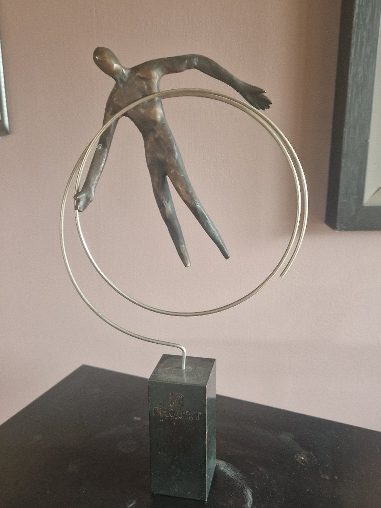 Nathalie Decoster (geb. 1965): Man in de Tijd, Antiek en Kunst, Ophalen of Verzenden, Brons, Gemerkt, Beeld