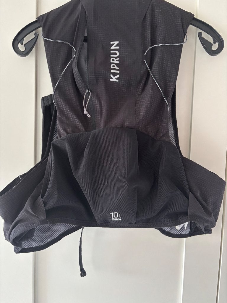 Trailrugzak 900 10 liter uniseks met waterzak 1 liter zwart, Sport en Fitness, Loopsport en Atletiek, Overige merken, Overige typen