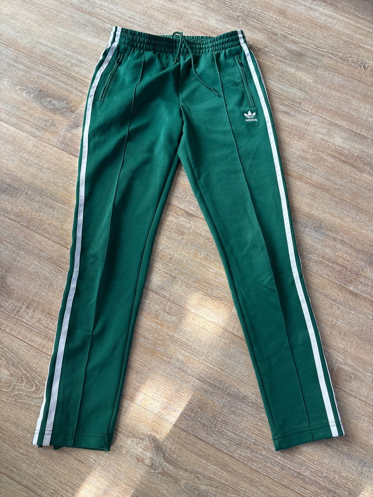 Adidas trainingsbroek groen maat 34, Ophalen of Verzenden, Gedragen, Maat 34 (XS) of kleiner, Groen