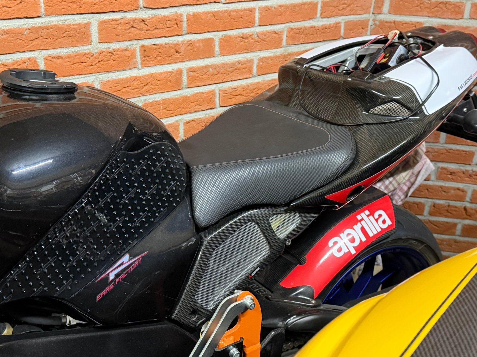 Aprilia rsv Mille en Tuono Carbon Hugger gen 1, Ophalen of Verzenden