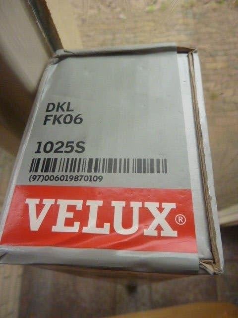 Nieuwe Velux verduisteringsgordijnen / FK06 ( 66 x 118 ), Blauw, Nieuw, Ophalen of Verzenden, 49 cm
