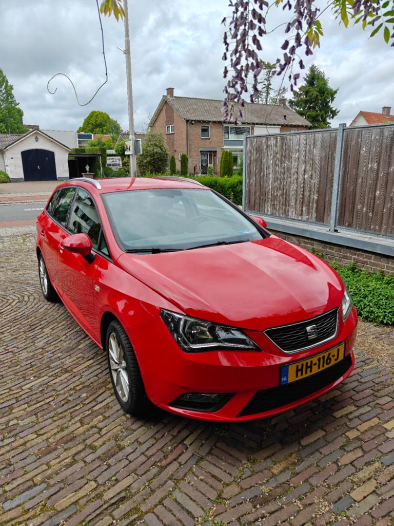 Seat Ibiza 1.0 TSI 81KW ST 2015 Rood, Voorwielaandrijving, Zwart, Origineel Nederlands, Stationwagon