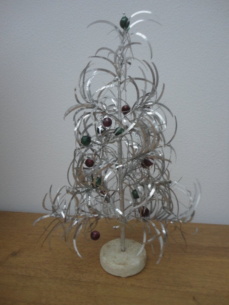Miniatuur kerstboom zilverkleurig  met glazen balletjes, Diversen, Ophalen of Verzenden, Gebruikt