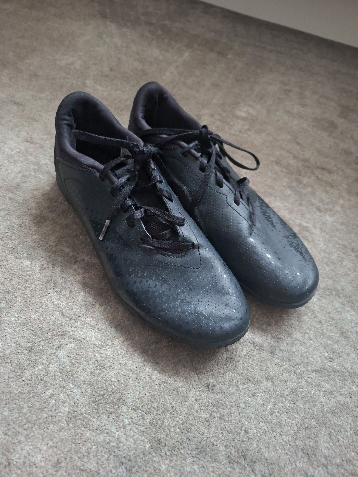 Zwarte Adidas Predator Zaalschoenen - Maat 43⅓, Ophalen of Verzenden, Gebruikt, Schoenen